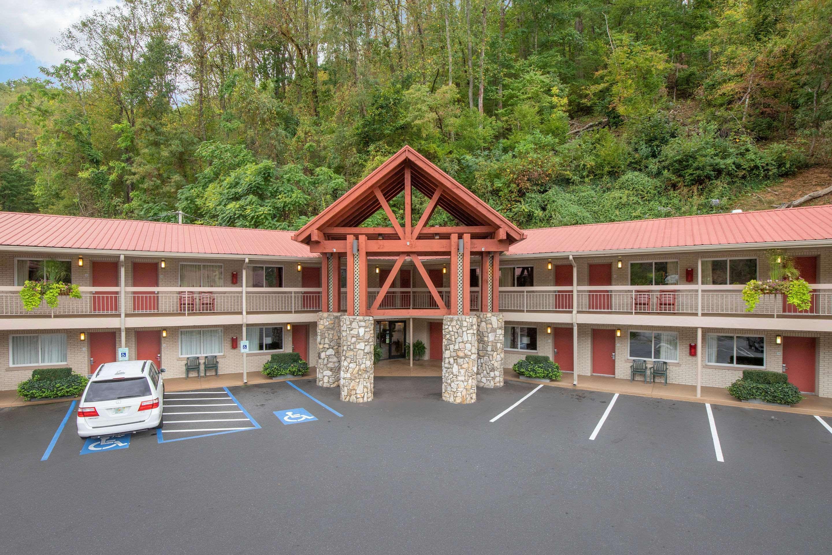 Econo Lodge Cherokee Near River Park Eksteriør bilde